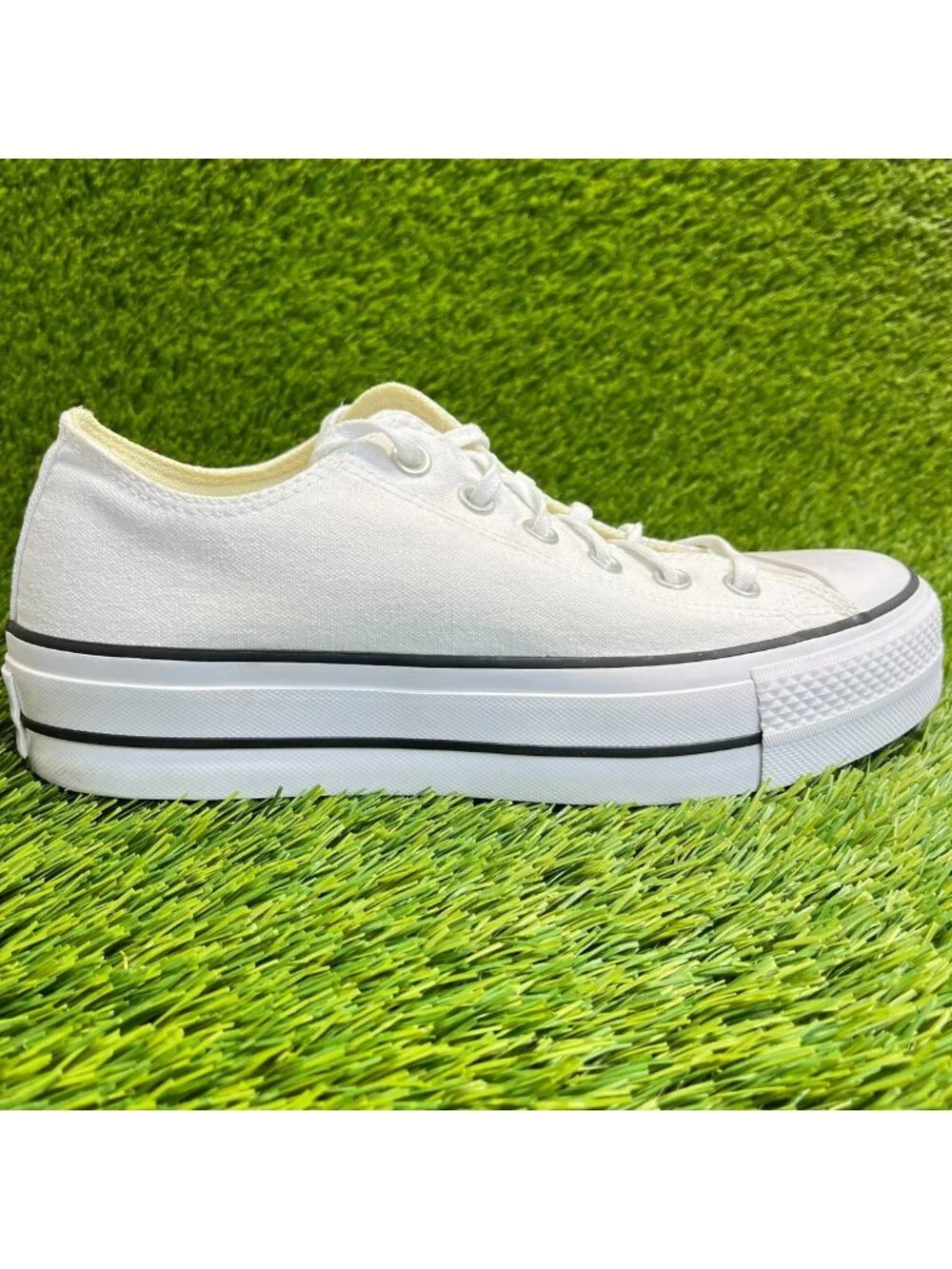 Converse Chuck Taylor All Star Lift Womens Size 9 White Athletic Shoes Sneakers